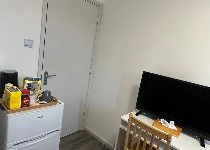Hlm Property Single Room Only