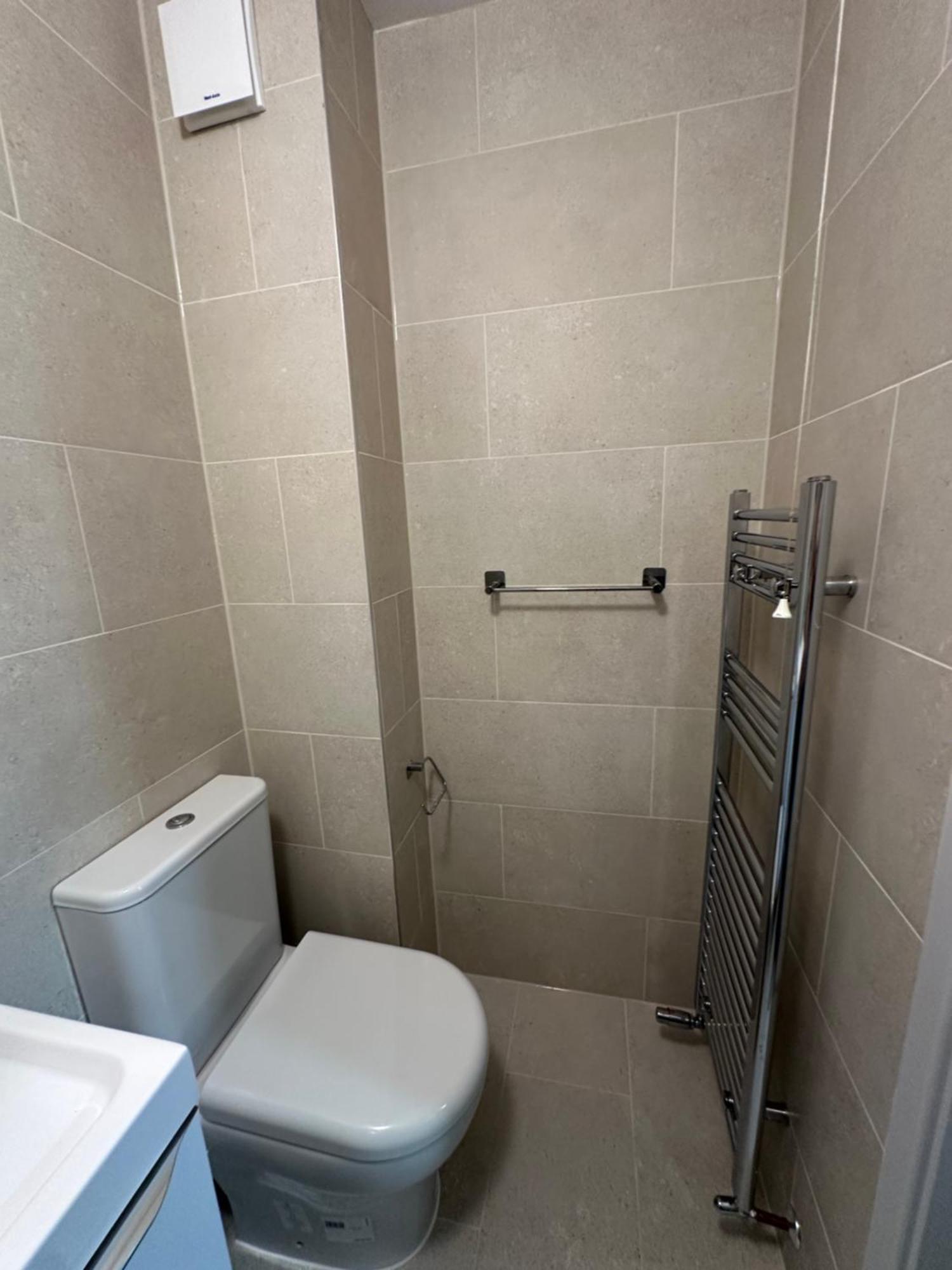 Apartment Hlm Single Only *