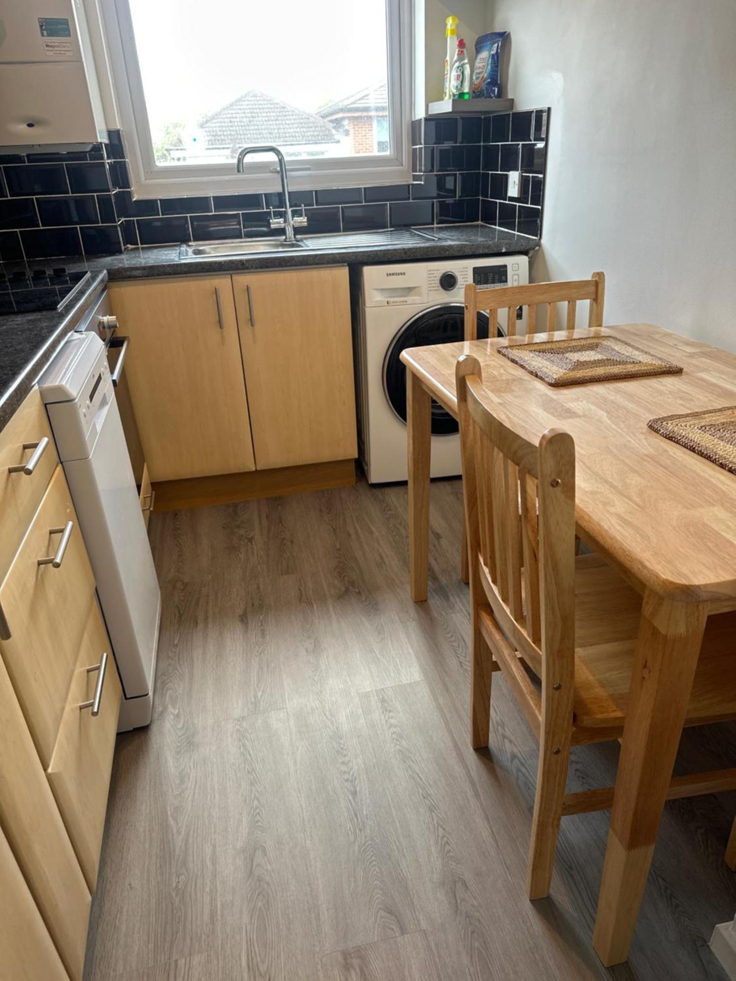 Apartment Hlm Single Only *